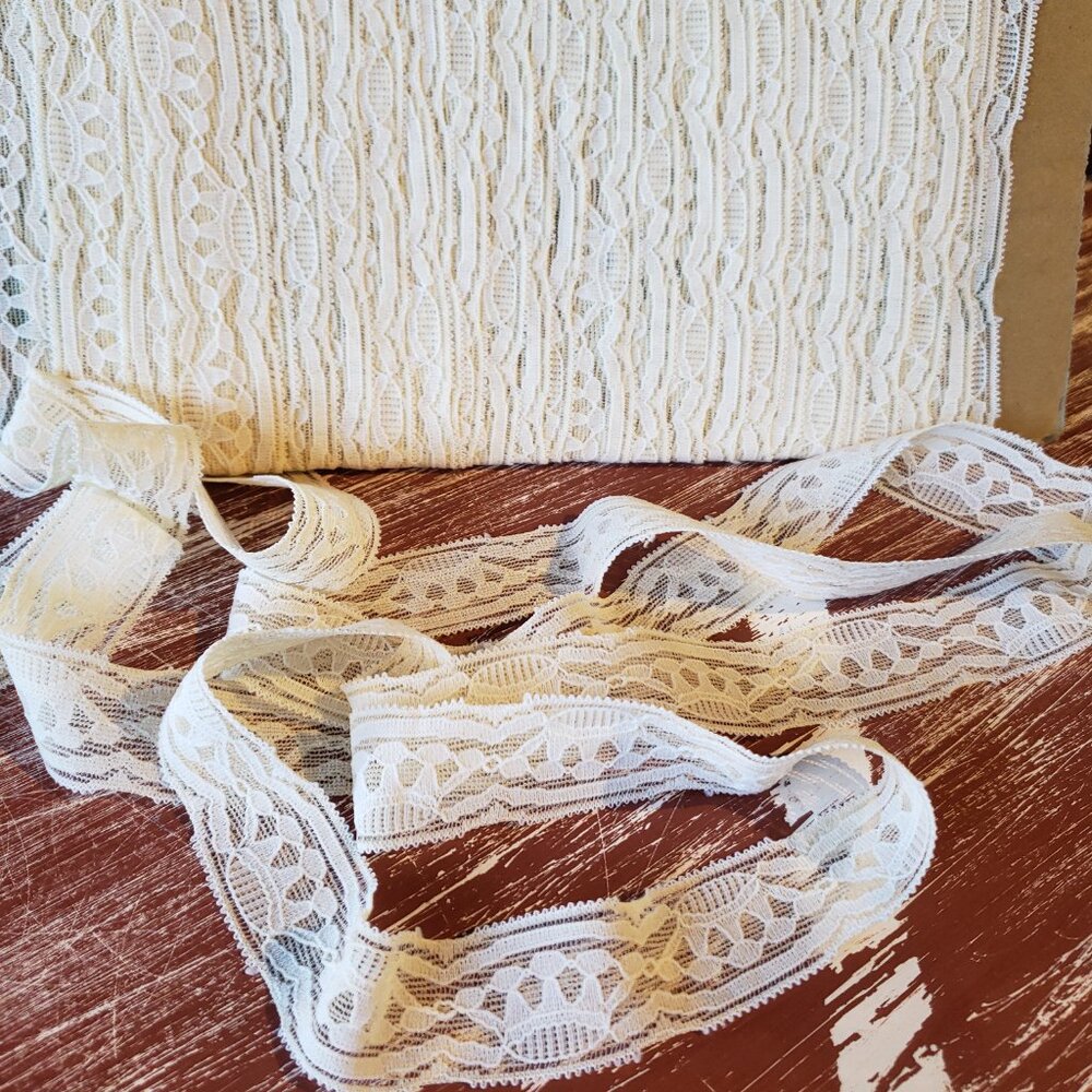 Lingerie Lace Trim - 1" Ivory White/Ivory - Stretch